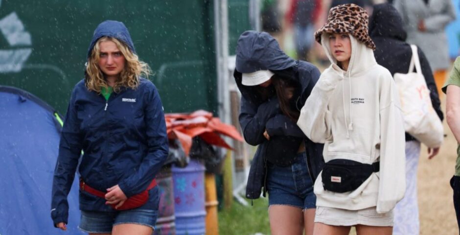Glastonbury stage walking times