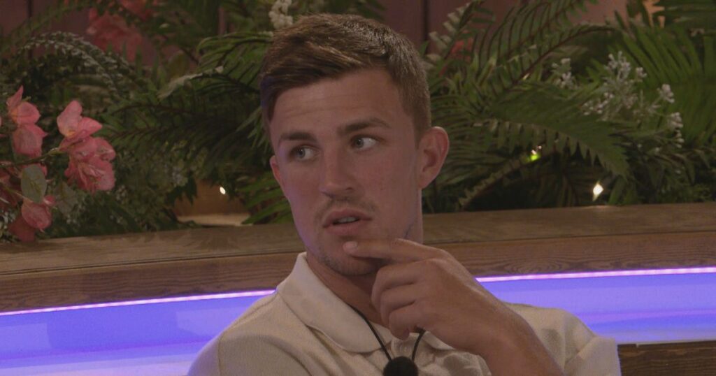 Mitch quit Love Island