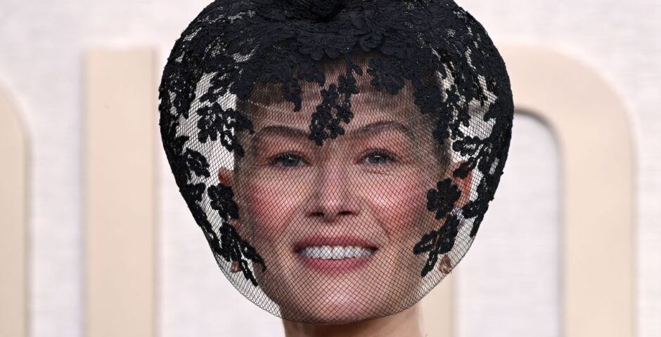 rosamund pike veil Golden Globes 2024