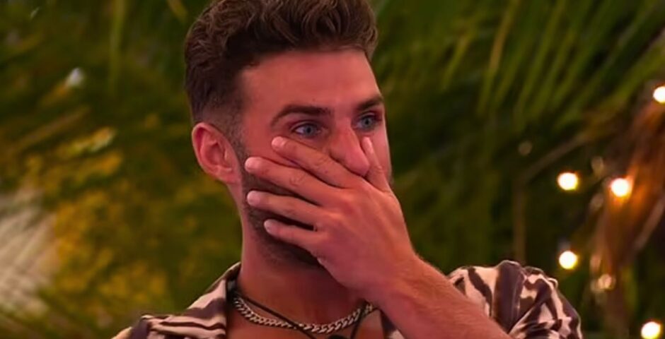 Joshua Love Island gaslighting
