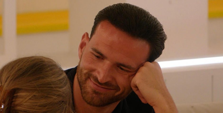 Love Island Ronnie hair
