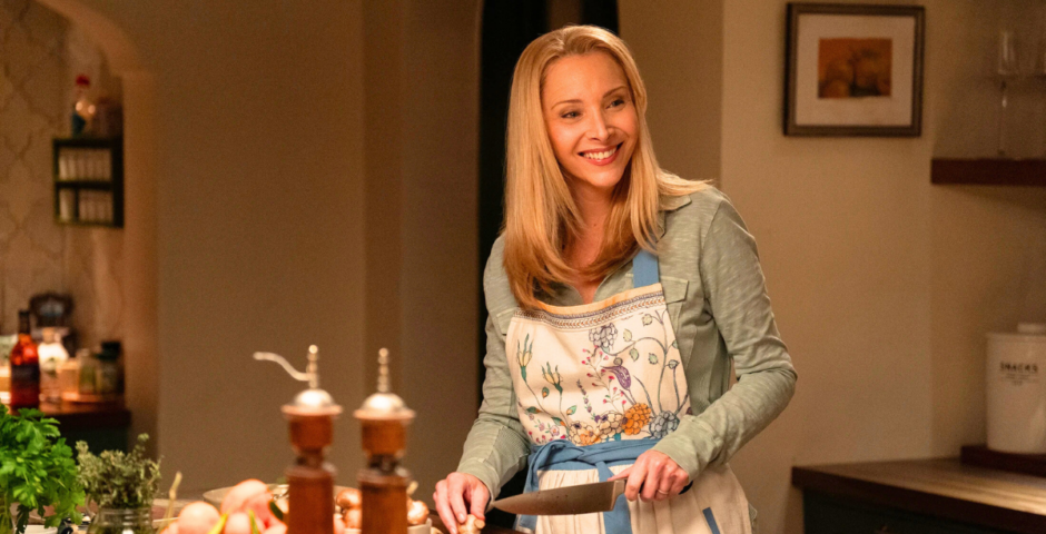 lisa kudrow no good deed improvised netflix knife joke