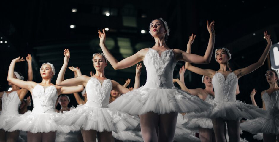 Ballerina's dancing by Michael Afonso, 2017