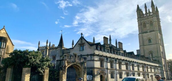 university of oxford academic lecturer kiss