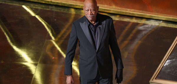 Morgan Freeman wore a glove at The Oscars 2025