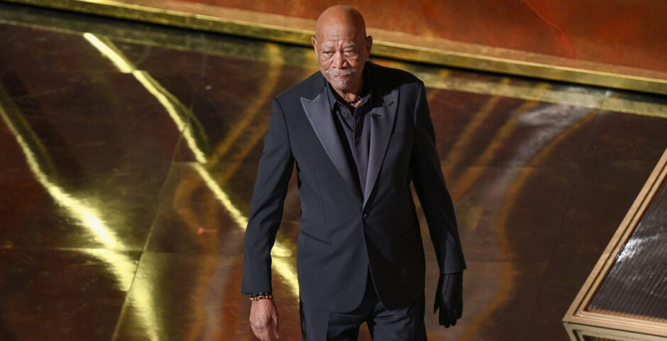 Morgan Freeman wore a glove at The Oscars 2025