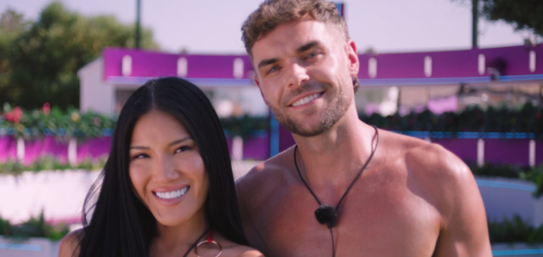 Love Island 2025 Sophie Harry