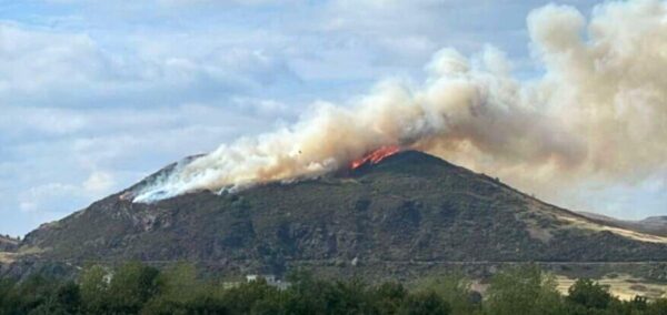 fire at arthur's seat in edinburgh