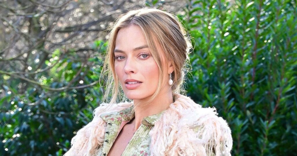 margot robbie gin