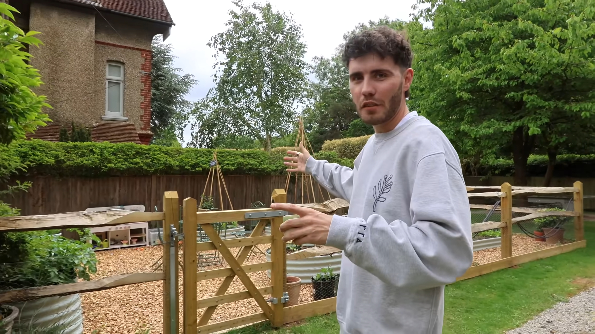 Zoella and Alfie Deyes are in a feud with neighbours