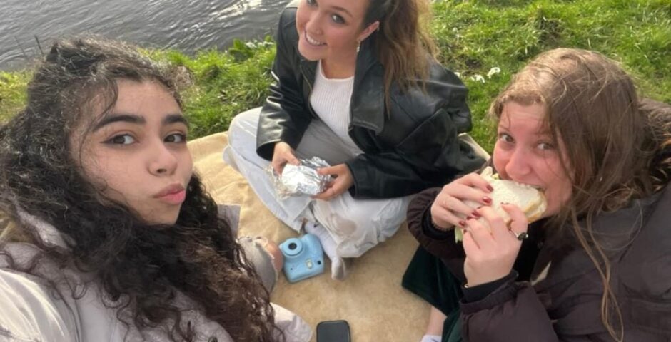 Glasgow Uni students and a load of food
