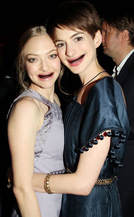 Amanda Seyfried and Anne Hathaway