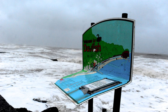 SWNS_STORM_DAWLISH_05