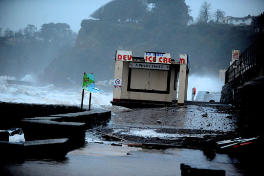 SWNS_STORM_DAWLISH_11