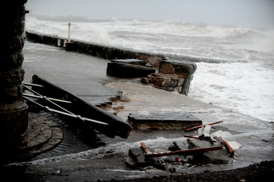 SWNS_STORM_DAWLISH_21