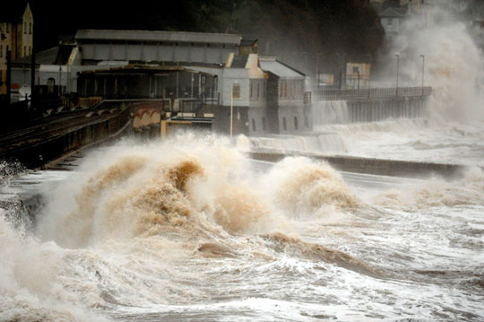 SWNS_STORM_DAWLISH_31