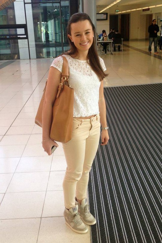 Sophie mixes simple pastels in this elegant look.
