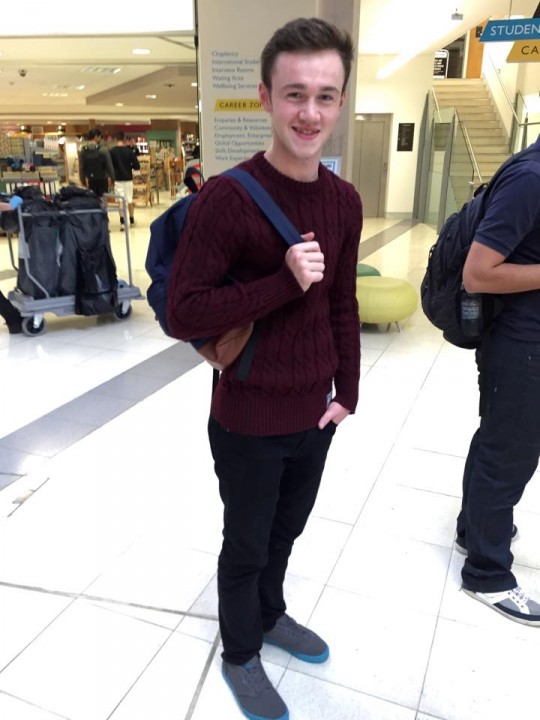 I loved the jumper and the simple colour blocking of this outfit. He kept it cool with his grey and blue sneakers too.