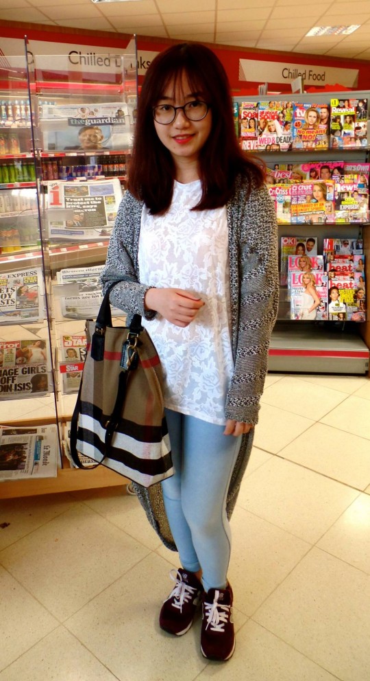 Cecia stands out from the crowd, using multiple prints to emphasise her tote.