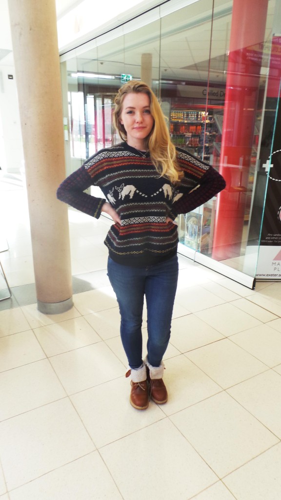With a warm jumper (as well as personality) we could not help but to fall for Emma's post-holiday outfit.