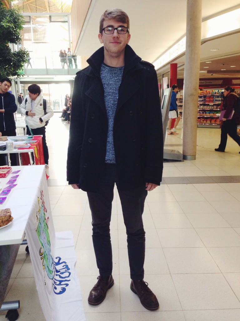 Ricky keeps it simple with his staples - still looking pretty suave though!