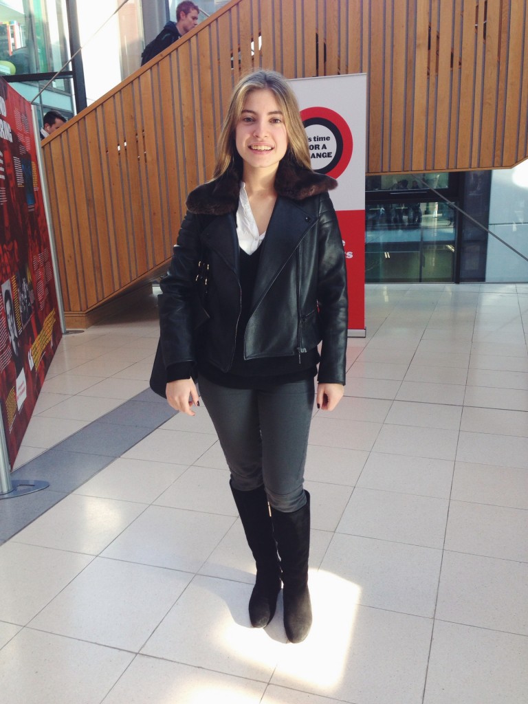 We love how Maria keeps it cool and all black 'errythang'.
