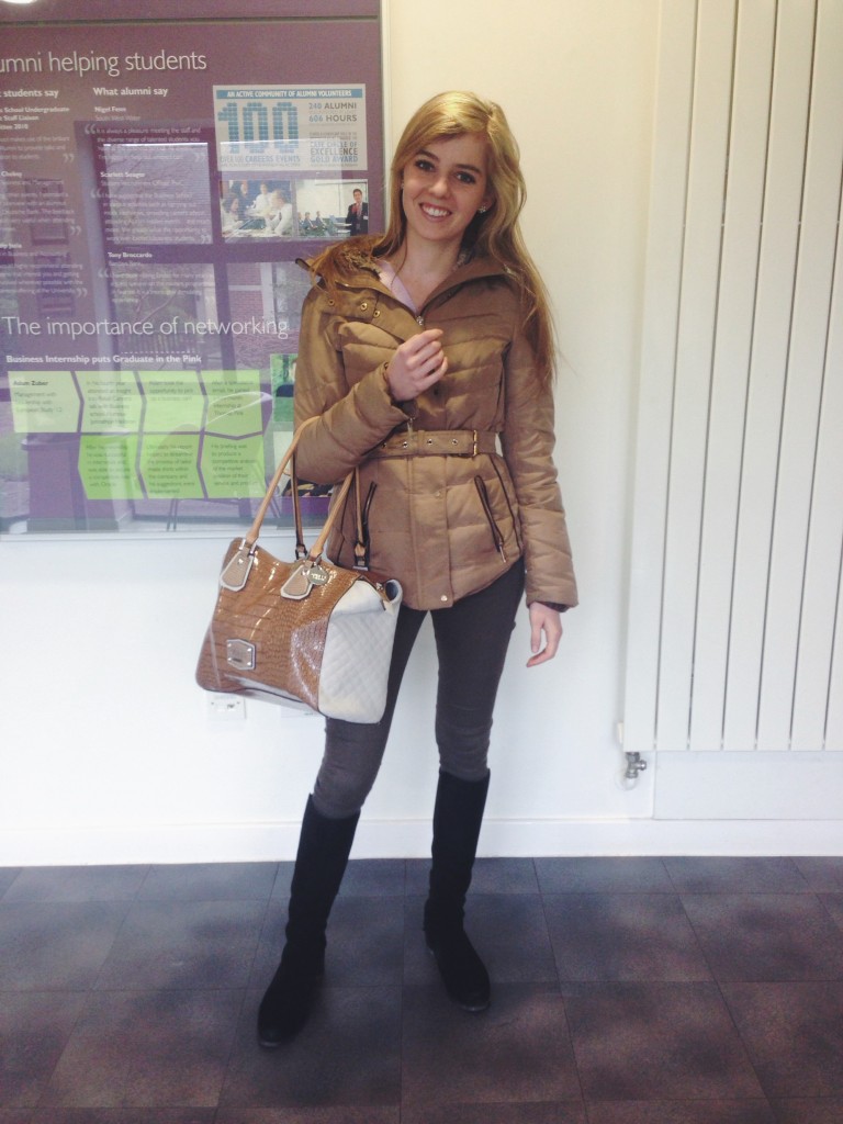 Shannon keeps it beige and basic with this simple outfit!