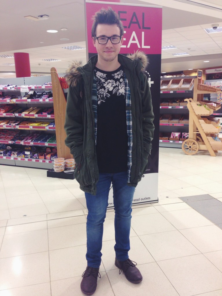 Ross looks like he's repping for Topman with this outfit - we love!