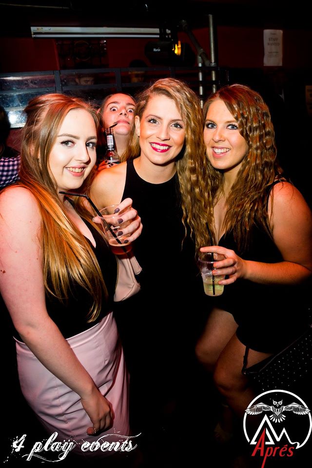 Photobomb 1