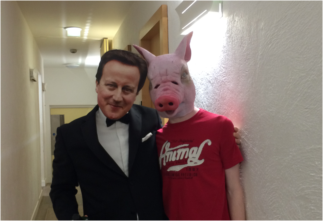 David-Cameron-and-Pig-HALLOWEEN2