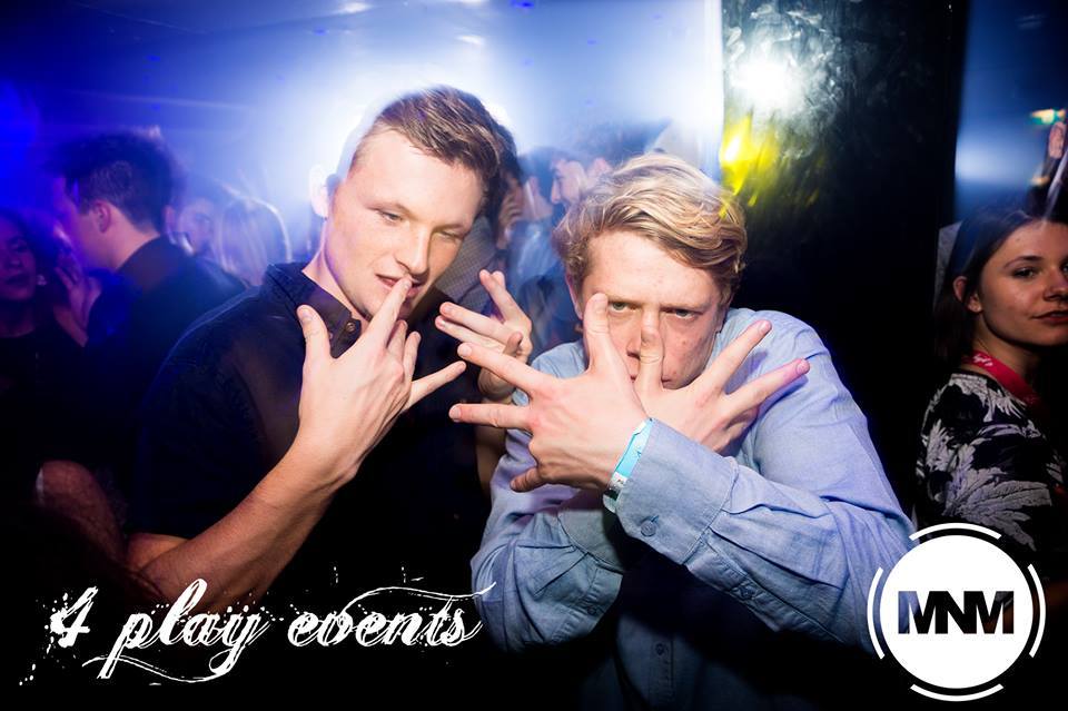 gang-signs-monday