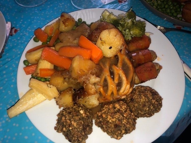 Image may contain: Vegetable, Supper, Dinner, Platter, Plant, Meal, Dish, Food