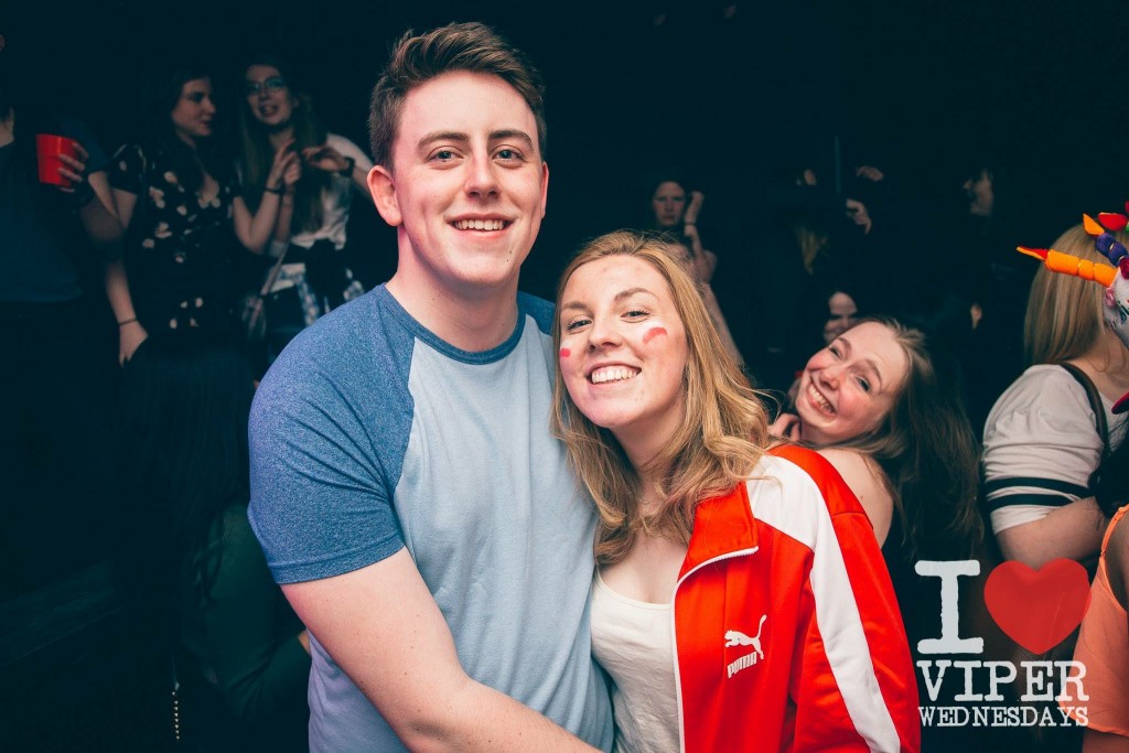 most happiest third wheel 