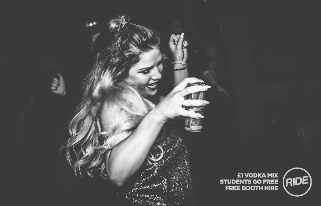 Shakin what her mamma gave her