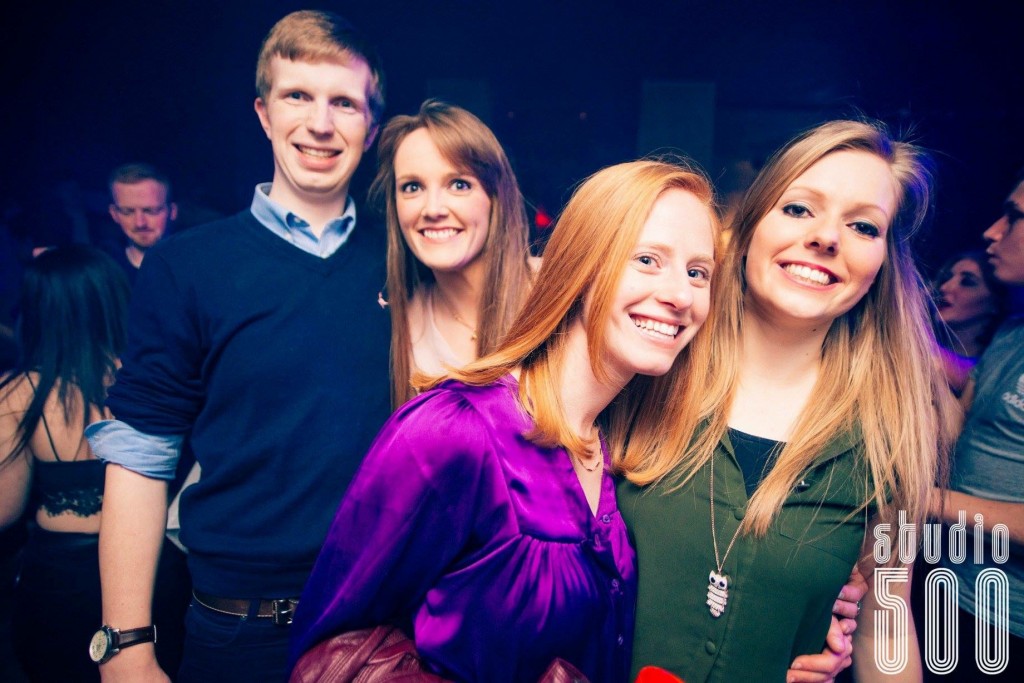 What is it with clubbers photo-shopping themselves these days