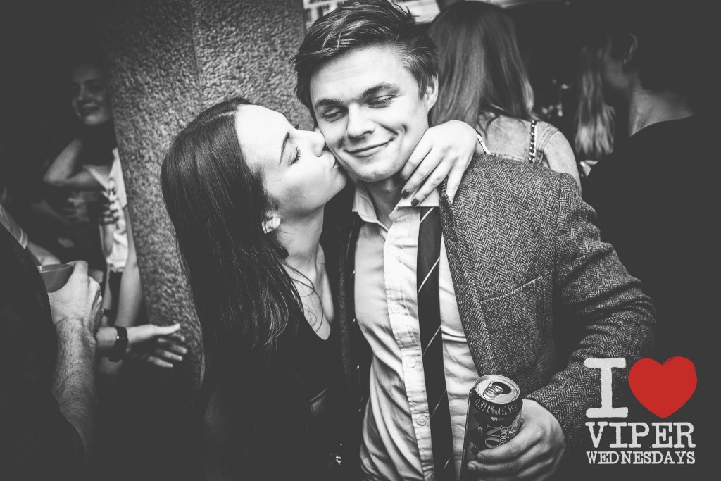 Aw, very cute couple