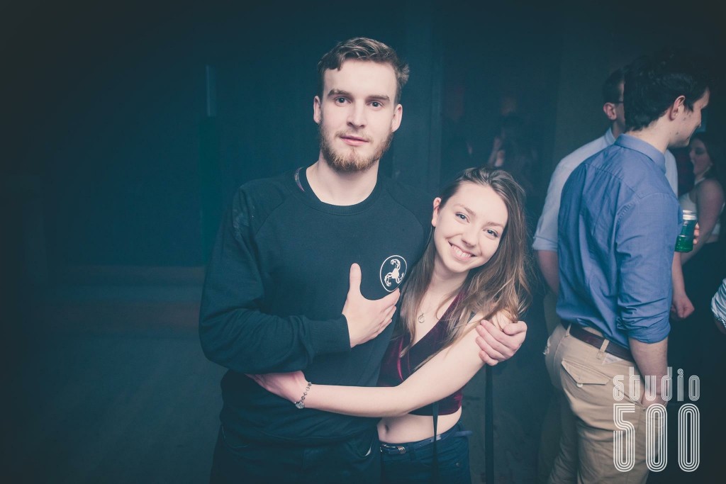 Christ SO MANY CUTE COUPLES 