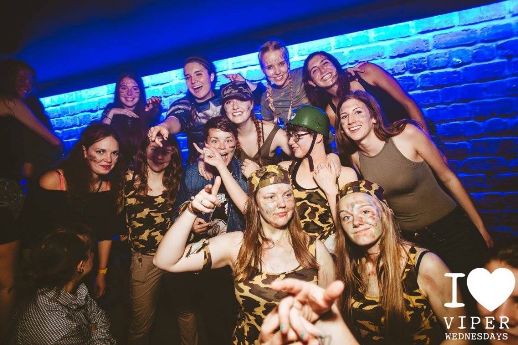 Where's the squad? Squad? Guys? Wh- oh. I thought I lost you guys for a second there. Camouflage on point squad.