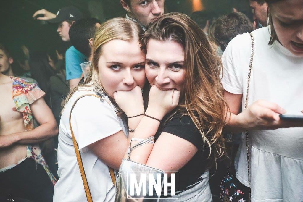 Try this foolproof pulling technique on your next night out