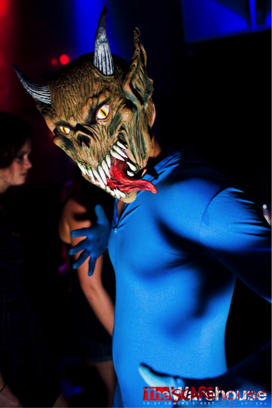 Nightclub tongue 2