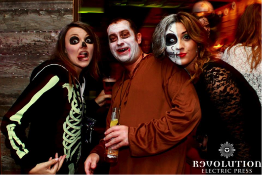 Nightclub tongue 5