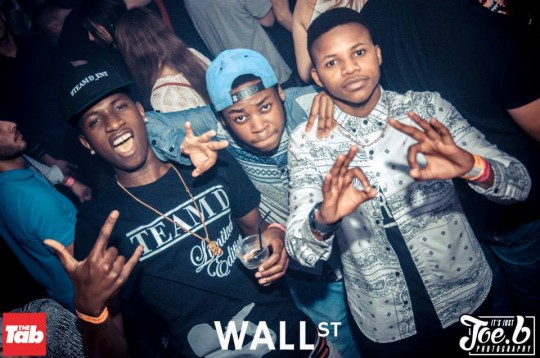 Gang signs make you 'ard