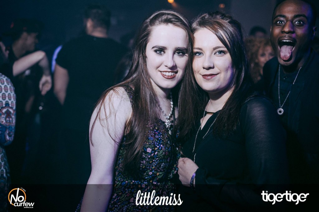 photobomb (4)