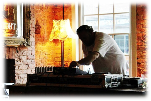 DJ