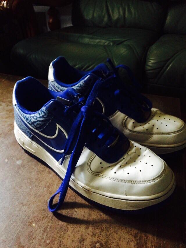NIKES