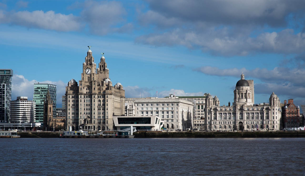 liverpool waterfront liver birds