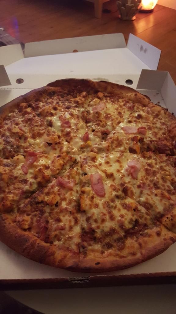 Image may contain: Pizza, Food