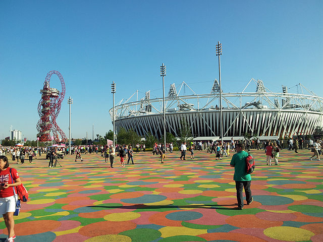 640px-ArcelorMittal_Orbit_and_Olympic_Stadium,_23_July_2012