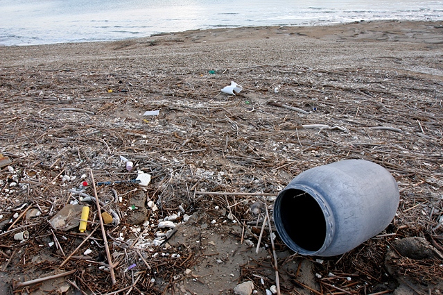 dead_sea_ecological_disaster_-_mineral_beach
