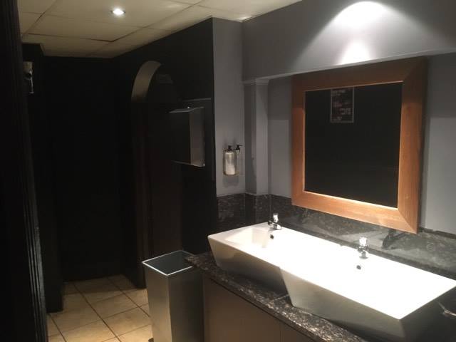 Without a toilet attendent I had to dry my hands on my trousers